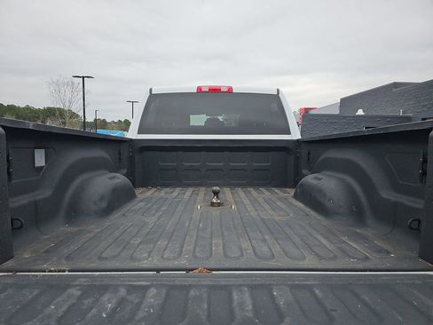 Used 2022 RAM 2500 Tradesman w/ Chrome Appearance Group AWD/4WD image 16