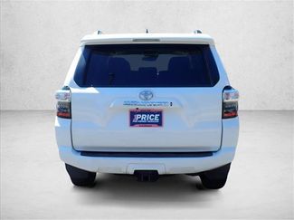 Used 2020 Toyota 4Runner SR5 Premium w/ Moonroof Package AWD/4WD video 3