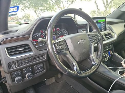 Used 2021 Chevrolet Tahoe Z71 w/ Luxury Package AWD/4WD image 6