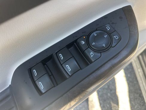 Used 2022 GMC Acadia Denali FWD image 16