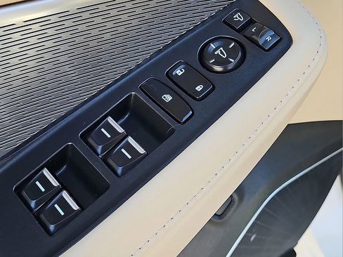 Used 2023 Acura MDX SH-AWD w/ Advance Package image 19