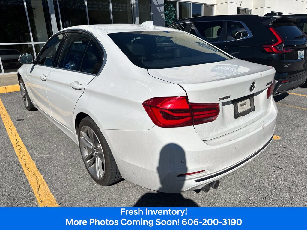 Used 2018 BMW 330i xDrive Sedan AWD/4WD image 3