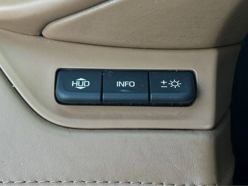 Used 2017 Cadillac Escalade Platinum RWD image 50
