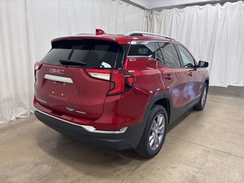 Used 2024 GMC Terrain SLT w/ Infotainment Package II AWD/4WD image 3