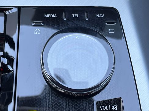 Used 2025 BMW X3 xDrive30i image 7