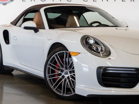 Used 2017 Porsche 911 Turbo image 31