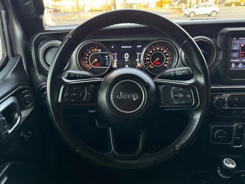 Used 2022 Jeep Gladiator Sport image 33