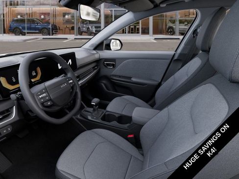 New 2025 Kia K4 LXS image 17