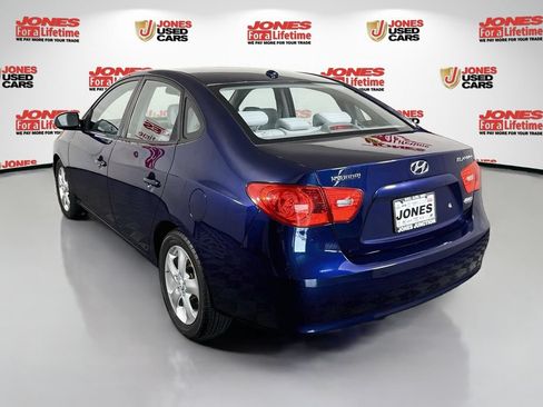 Used 2009 Hyundai Elantra SE FWD image 2