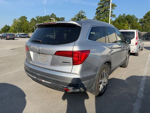 Used 2017 Honda Pilot Touring image 6