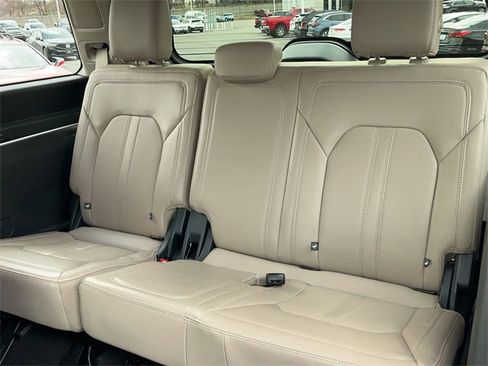 Used 2024 Ford Expedition Limited image 19