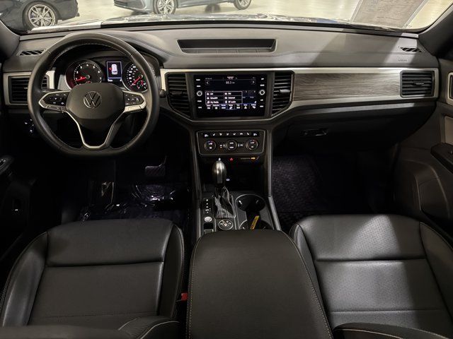 Certified 2021 Volkswagen Atlas Cross Sport SE w/ Panoramic Sunroof Package AWD/4WD image 26