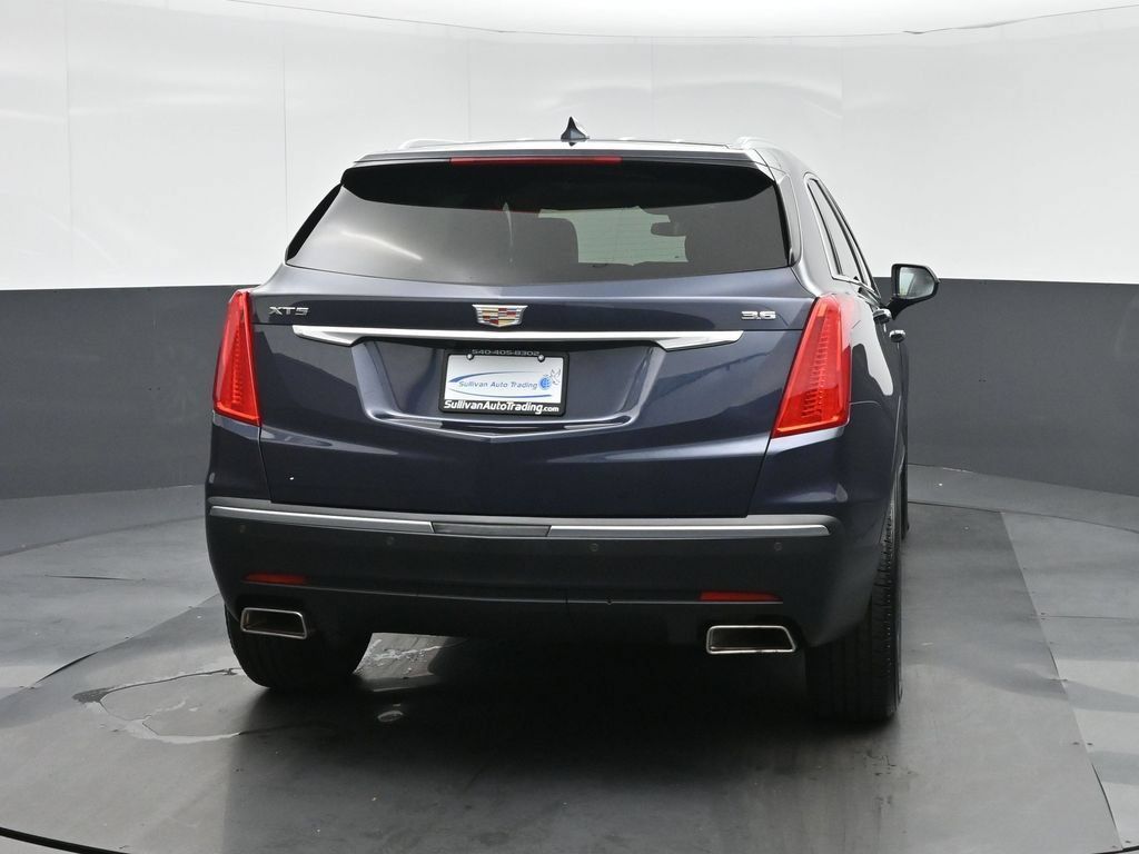 Used 2018 Cadillac XT5 Luxury w/ Driver Awareness Package FWD image 6