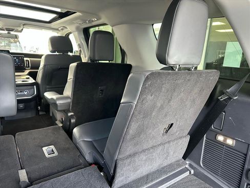 Certified 2025 Ford Expedition Active image 29