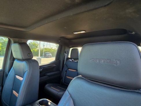 Used 2025 GMC Sierra 1500 AT4 w/ AT4 Premium Package AWD/4WD image 12