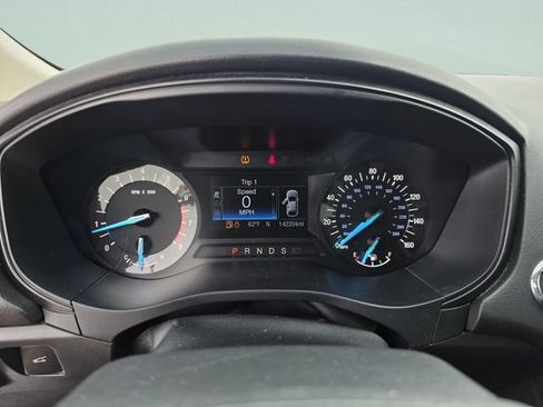 Used 2018 Ford Fusion SE w/ Equipment Group 201A FWD image 32