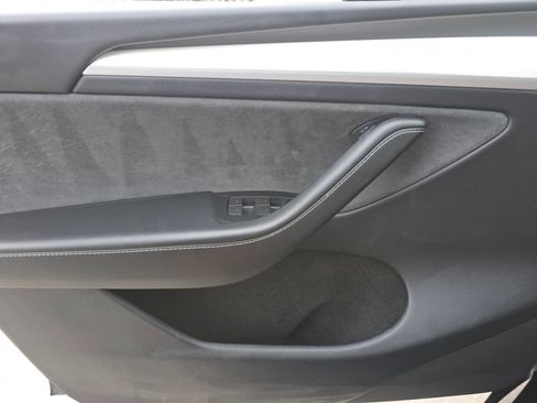 Used 2024 Tesla Model Y Performance AWD/4WD image 23