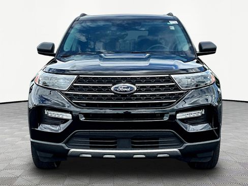 Used 2023 Ford Explorer XLT w/ Equipment Group 202A AWD/4WD image 2