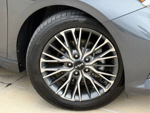 Used 2022 Kia Forte GT-Line w/ GT-Line Premium Package FWD image 2