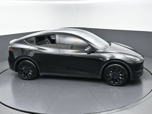 Used 2022 Tesla Model Y Long Range AWD/4WD image 43