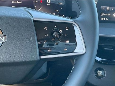 Certified 2025 Nissan Murano SV image 17