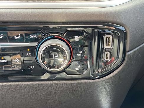 Used 2025 Chevrolet Silverado 1500 LTZ AWD/4WD image 26