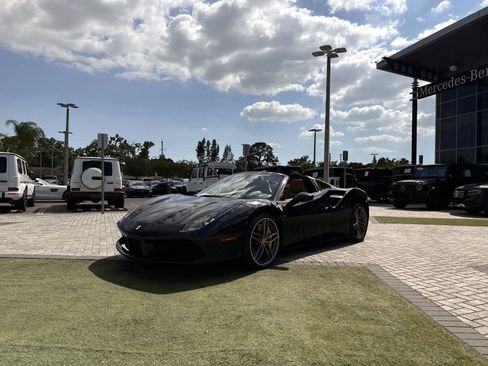 Used 2018 Ferrari 488 Spider image 2