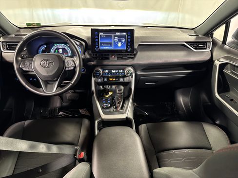 Used 2021 Toyota RAV4 SE w/ Weather & Moonroof Package AWD/4WD image 4