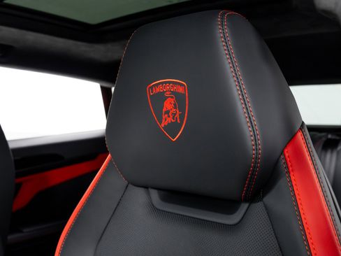 Used 2024 Lamborghini Urus S image 15