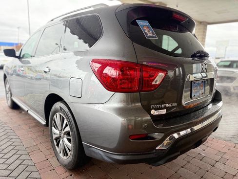 Used 2020 Nissan Pathfinder SV image 8