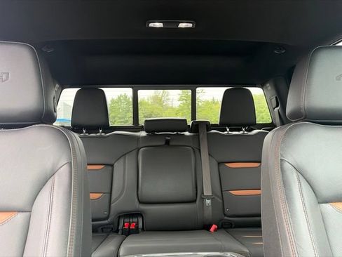 Used 2025 GMC Sierra 2500 AT4 w/ AT4 Preferred Package AWD/4WD image 30