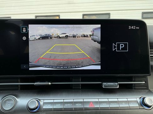 Used 2025 Hyundai Kona SEL image 33