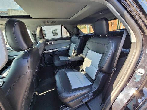 Used 2023 Ford Explorer XLT w/ Equipment Group 202A image 13