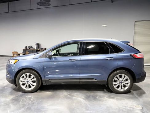 Used 2019 Ford Edge Titanium w/ Cargo Accessory Package AWD/4WD image 4