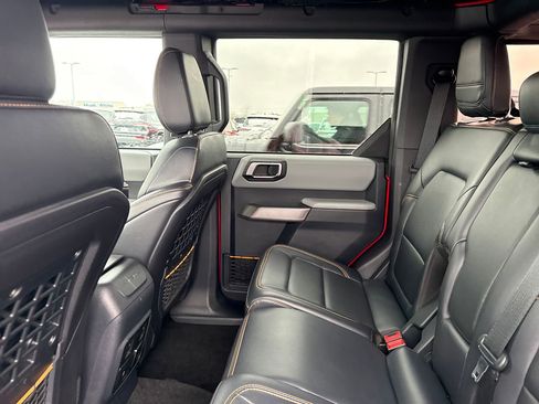 Used 2022 Ford Bronco Badlands image 14