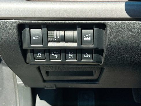Used 2019 Subaru Outback 2.5i Limited AWD/4WD image 6