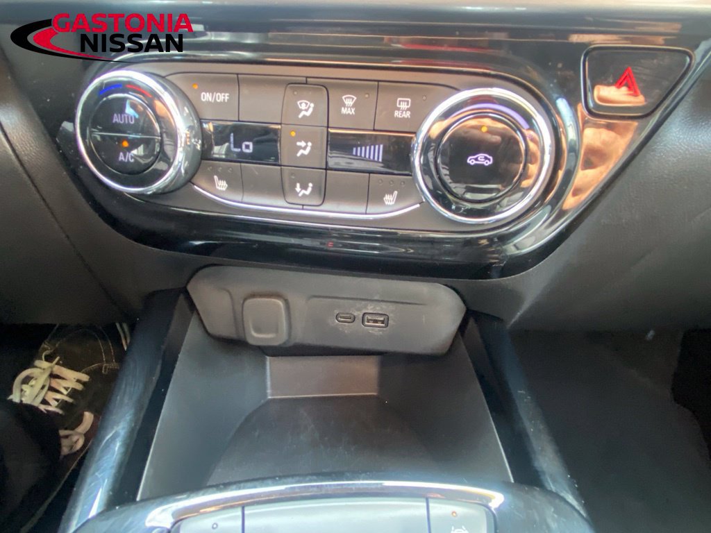 Used 2025 Chevrolet Trax LT w/ LT Convenience Package FWD image 31