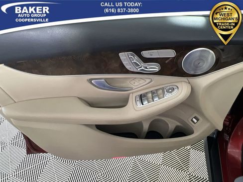 Used 2019 Mercedes-Benz GLC 300 4MATIC image 23