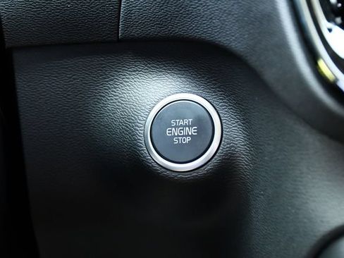Certified 2024 Volvo XC40 B5 Core AWD/4WD image 14