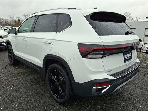 New 2026 Volkswagen Taos SEL image 3