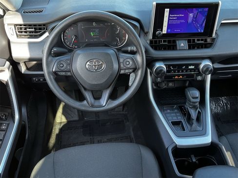 Used 2024 Toyota RAV4 LE image 10
