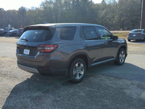 New 2025 Honda Pilot EX-L image 4