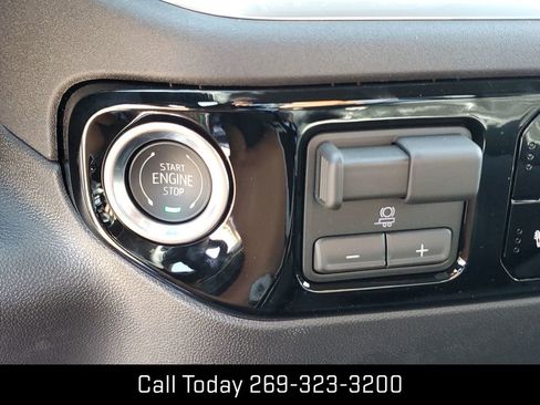 New 2026 GMC Sierra 1500 Elevation image 17