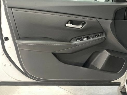 Used 2024 Nissan Sentra SV FWD image 14