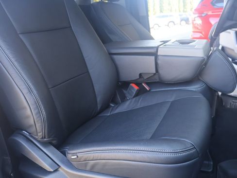 Used 2022 Ford F350 XLT w/ XLT Value Package image 25