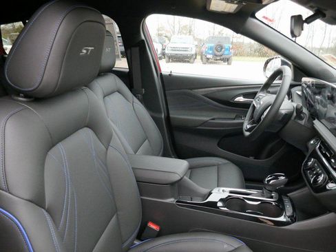 New 2026 Buick Envista Sport Touring w/ Convenience I Package FWD image 8