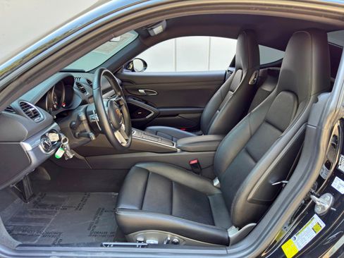 Used 2018 Porsche 718 Cayman RWD image 16