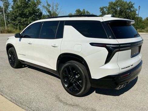 Used 2025 Chevrolet Traverse RS AWD/4WD image 4
