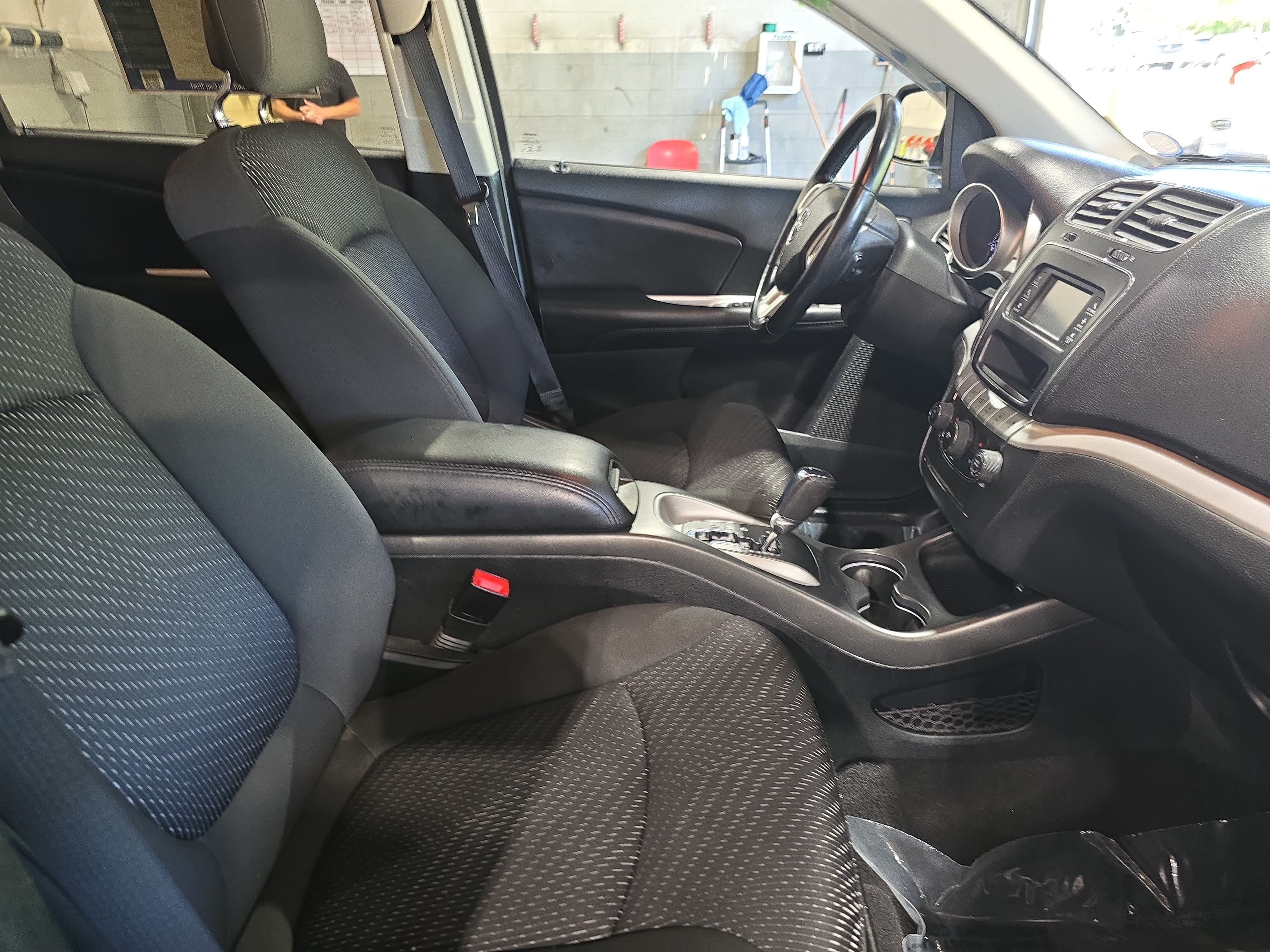 Used 2018 Dodge Journey SXT w/ Connectivity Group FWD image 10