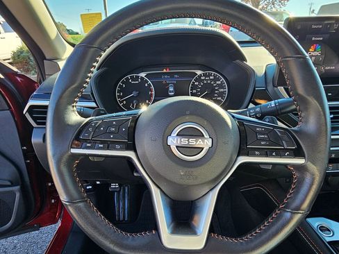 Used 2024 Nissan Altima 2.5 SR w/ SR Premium Package image 17